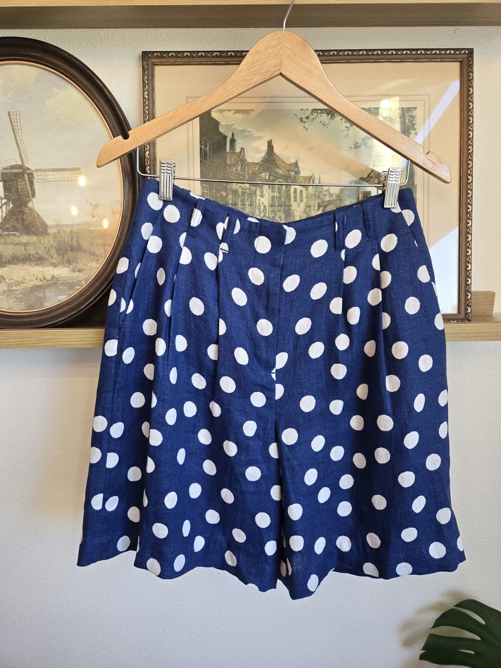 NWOT | Boden Navy and White Polka Dot Bermuda Shorts | Size 6